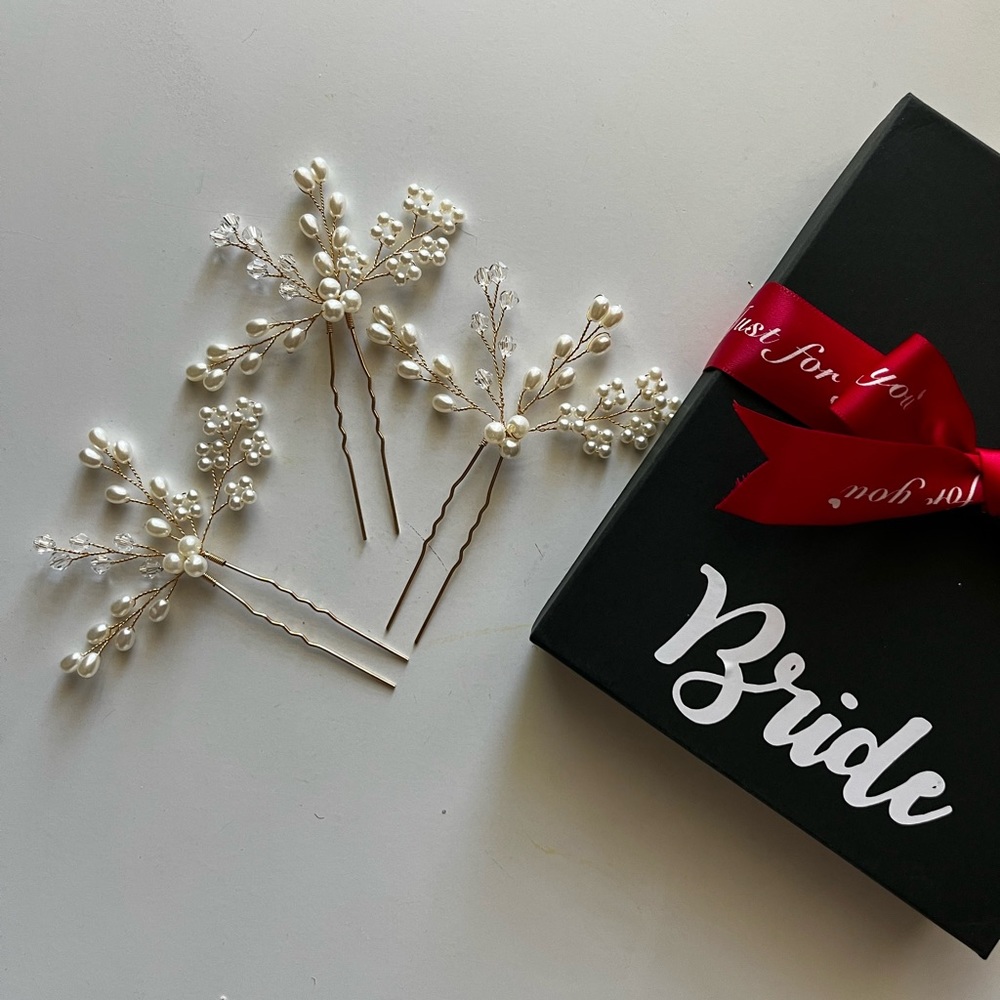 NEW • Set of Vintage Hairpins